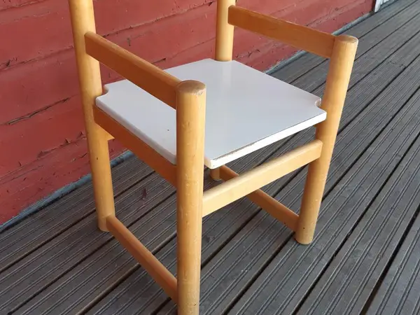 Lasten tuoli