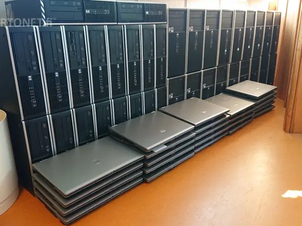 Tietokoneita - 38 kpl pöytäkoneita + 28 kpl kannettavia