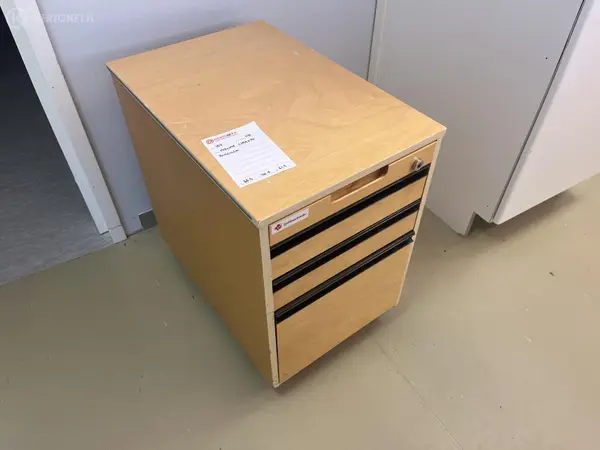 ISKUN LIPASTO RULLILLA (nro 106) tila E2 Kuulokeskus 115