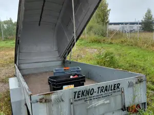 Käytöstä poistoon menevä peräkärry