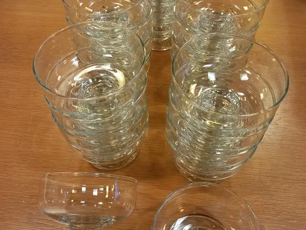 Jälkiruokakulho jalallinen