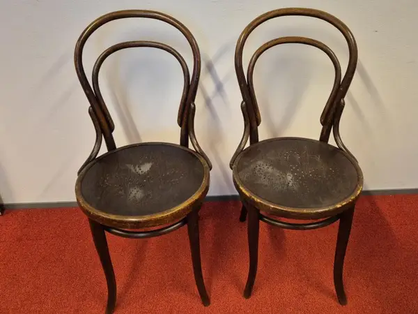 Thonet wieniläistuolit 2 kpl (nro 149.) erä 4