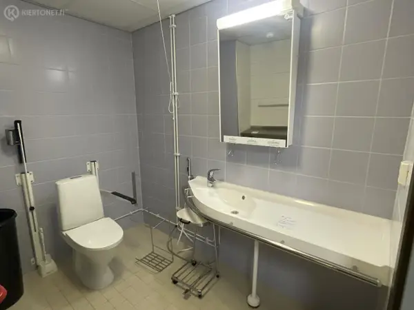 WC-kalusteet (nro 88) tila E2 Dialyysi 042b