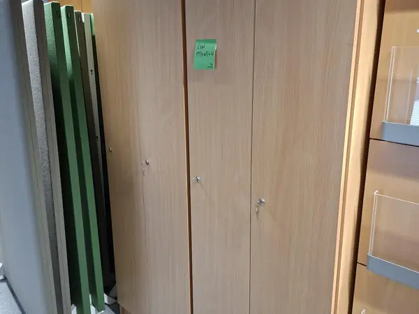 Vaatekaappi