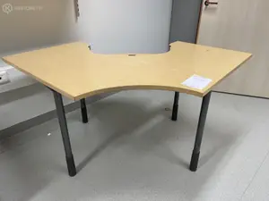 Kulmapöytä (nro 109) tila E2 ortopedia 002