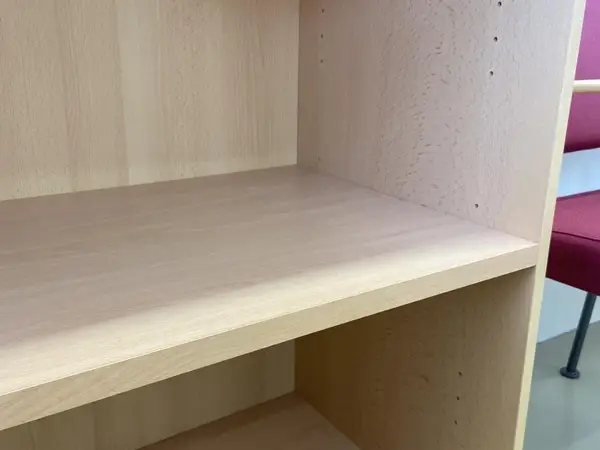 Hyllykkö rullilla (nro 120) tila F2 Yhtymähallinto 017