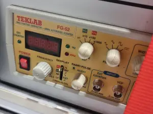 TEKTRONIX TEKLAB Opetuspöydät sähkö 5 kpl