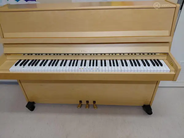 Puunvärinen Hellas piano