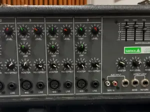 Samick VPM5150 -mikserivahvistin