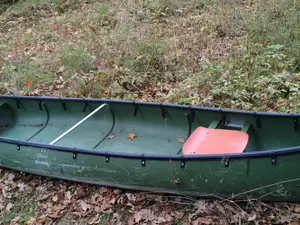 Omavalmisteinen kanootti