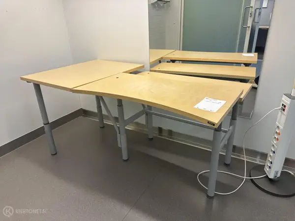 ISKU TYÖPÖYTÄ (nro 13) tila D1 Leiko 008