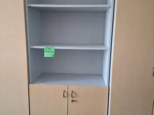 Kirjahylly kaapilla Isku 2 kpl