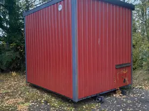 Teräsrunkoinen wc-kontti