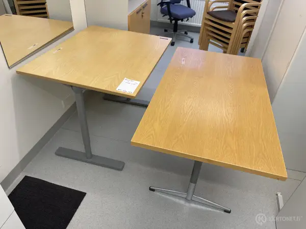 Pöydät 2 kpl (nro 21) tila E1 Fysiatria 003