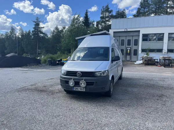 Moottorivaurioinen, Volkswagen Transporter 2,0TDi 4motion.