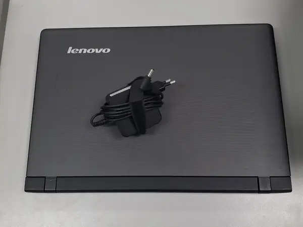 Käytetty kannettava Lenovo 80QR (1)