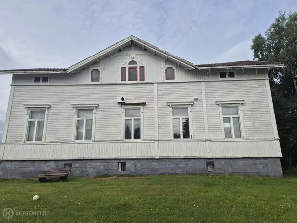 Maksniemen vanha hirsikoulu, n. 280 m² – purettavaksi ja poisvietäväksi, Simo