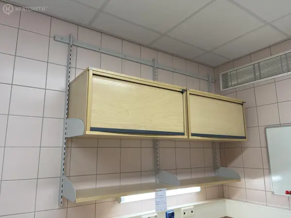 Isku rulokaappi + hyllyt kiskoilla (nro 281) tila E2 ortopedia 068