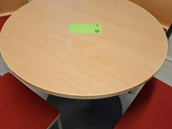 Pyöreä pöytä nro1