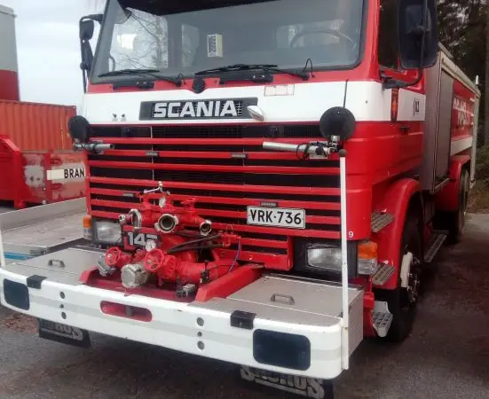 Scania R142 HL 6x2 säiliöauto