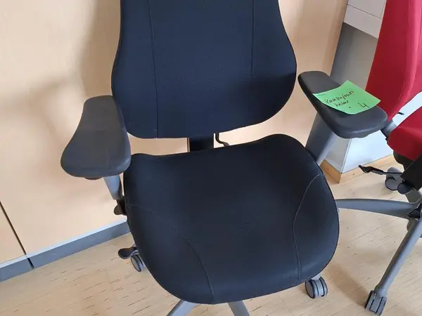 Isku työtuoli musta nro4