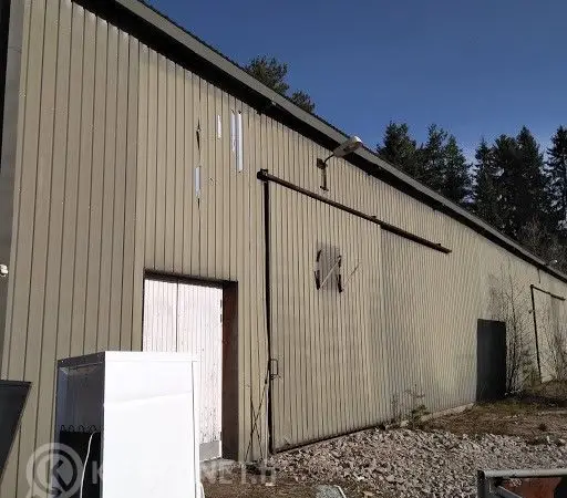 Varastorakennus purettavaksi ja poissiirrettäväksi