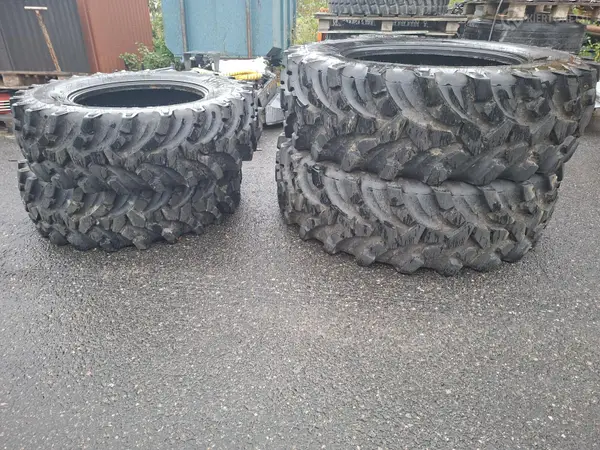 4kpl Traktorin renkaita 520/70R38 ja 420/70R28 (erä1)