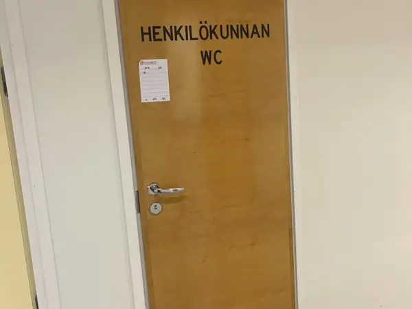 Ovi (nro 214) tila E2 Kipupoliklinikka 097