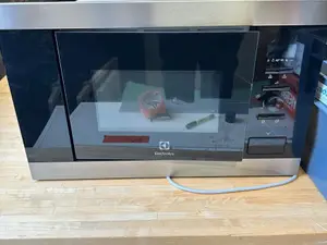 Electrolux kalustemikroaaltouuni