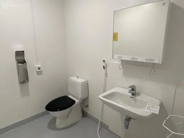 WC-kalusteet (nro 280) tila D1 synnytyssalit 093