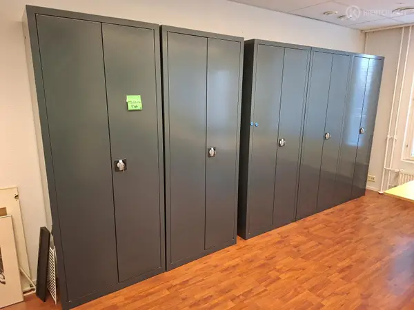 Lukittava metallikaappi