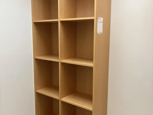 Hyllykkö 2kpl (nro 253) tila E2 Kipupoliklinikka 113