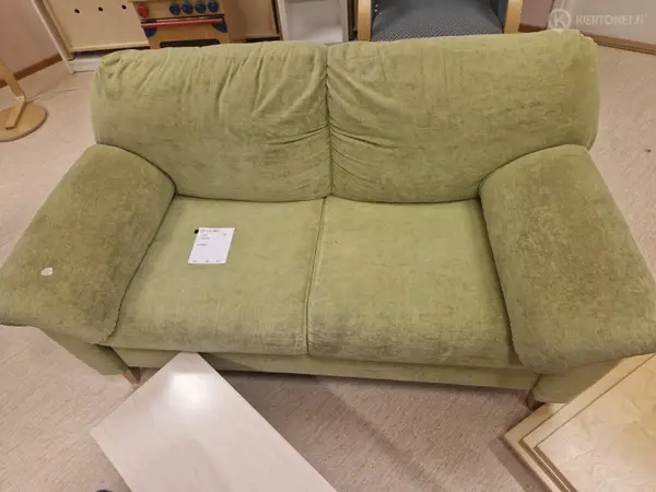 Vihreä sohva (nro 265) tila 1. Huone 28