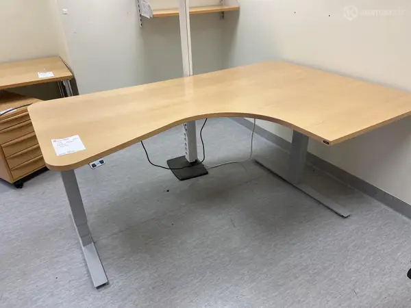ISKU Sähköpöytä (nro 238) tila E2 Kipupoliklinikka 104a