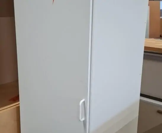 Hyllykaappi