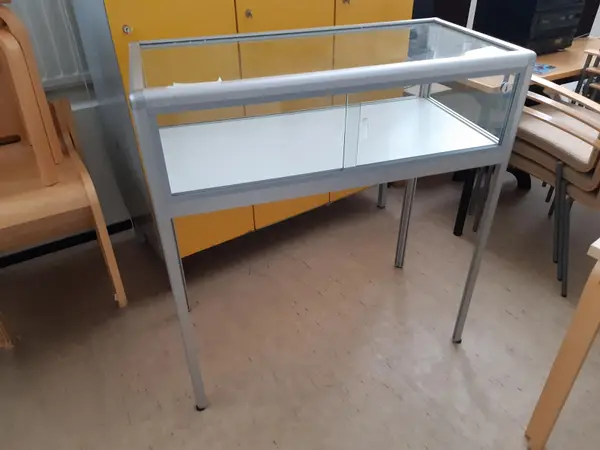 Vitriini n:ro 447