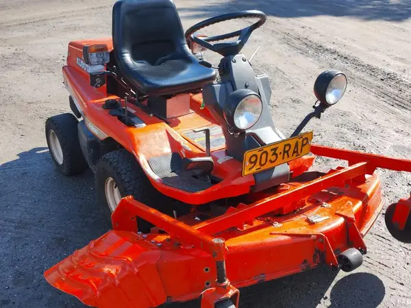 Kubota 719