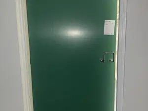 Ovi (nro 34) tila D1 synnytyssalit 109