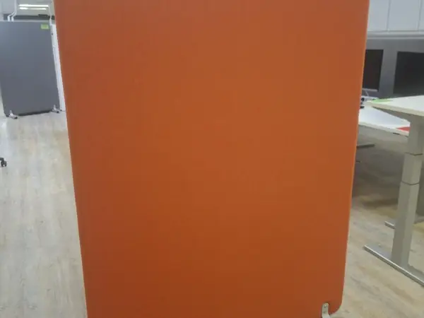 Oranssit jalkasermit