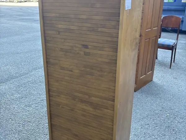 Asiakirjakaappi (nro 25) tila 0 4