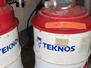 Suomen Imurikeskus Oy (Eurovac) tynnyri-imuri tai suurtehoimuri korkeus 130cm (nro 9) tila U KO