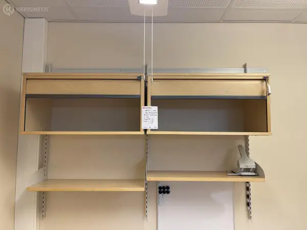 Isku rulokaapit + hyllyt kiskoilla 2 kpl (nro 121) tila E2 ortopedia 001a