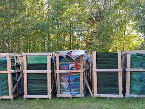 Hyppyrimäen alastulon muovit 2000m²