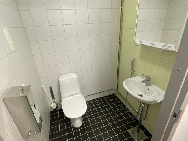 WC-kalusteet (nro 38) tila D1 Leiko 016