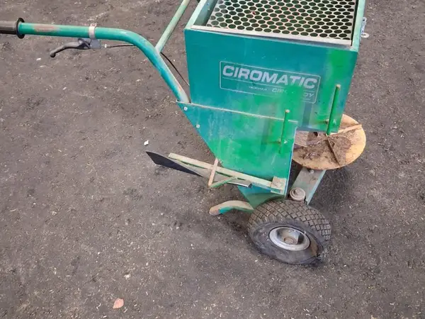 CIROMATIC työnnettävä lautaslevitin