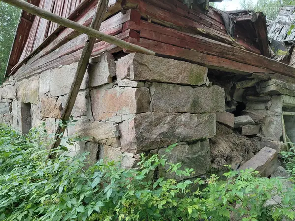 Isoja navettakiviä rakentamiseen tai pihaprojekteihin