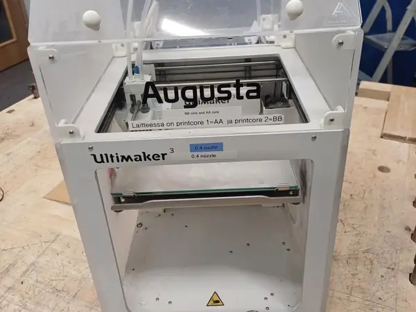 3D-tulostin (Ultimaker 3) #8