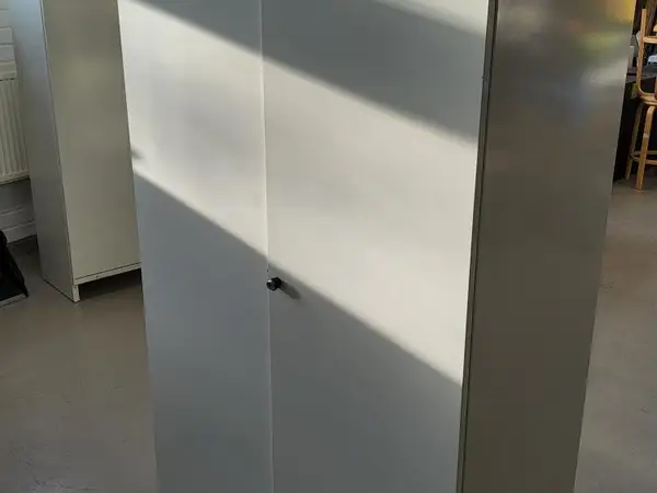 Peltikaappi Punta (nro 203)
