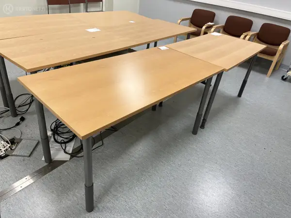 Isku pöydät 2kpl (nro 8) tila D1 Patologia 192