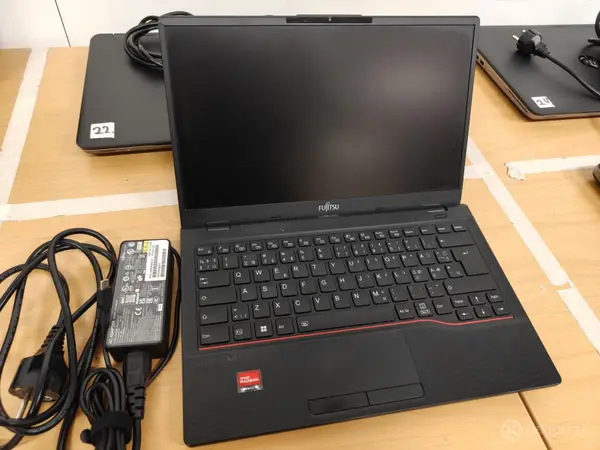 Fujitsu Lifebook E5412A kannettava tietokone (nro 21.)